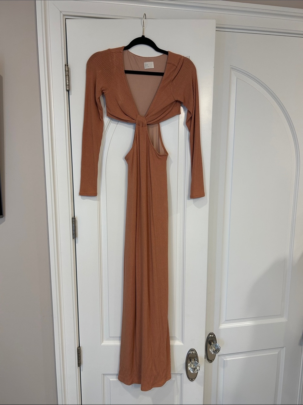 NWOT- VICI- Tie-Front Long Sleeve Cutout Maxi Dress in Rust